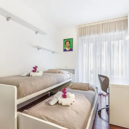 Апартаменты Bright And Cozy In Isola District - Marco Polo