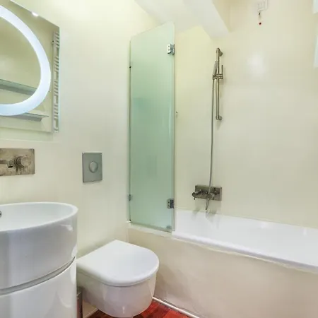 Bright And Cozy In Isola District - Marco Polo Апартаменты *