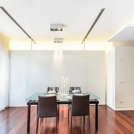Апартаменты Bright And Cozy In Isola District - Marco Polo